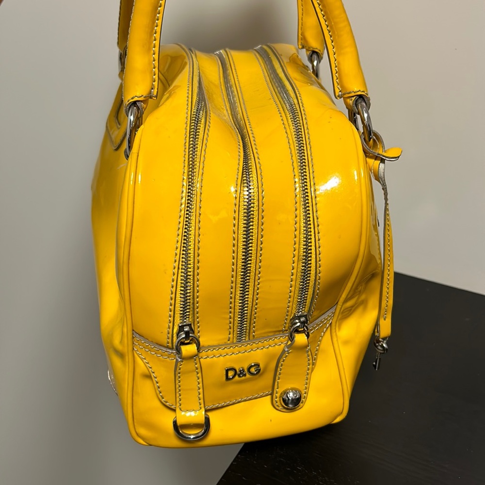 Vintage D&G bag lily